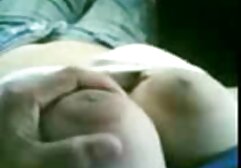 油年轻舔阴部 健身房性别的视频