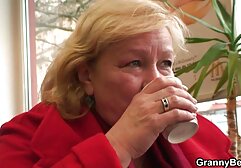 卡罗尔50岁的金发熟女大奶 斯里兰卡雷迪性别的视频